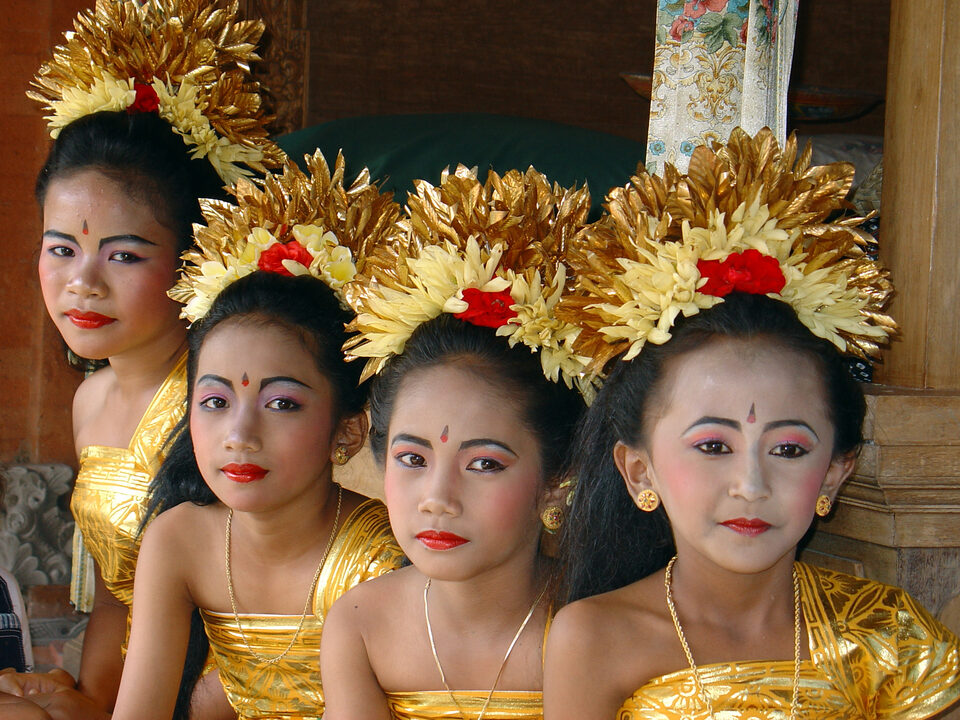 dancers near einer wedding in the Villa Kompiang