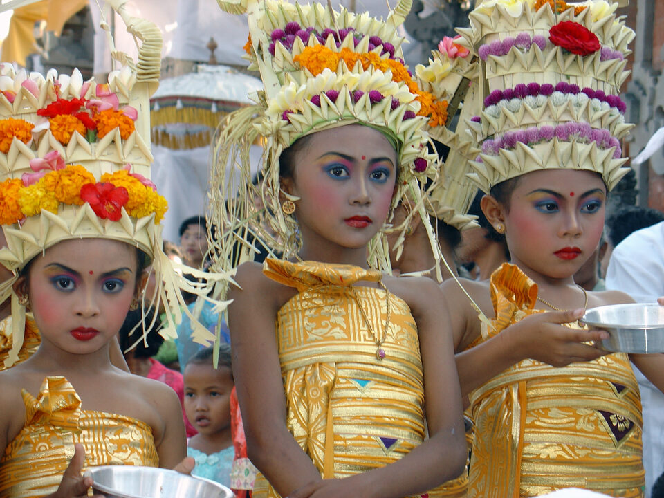 Bali Tempeltänzerinnen in besonderer Tanztracht